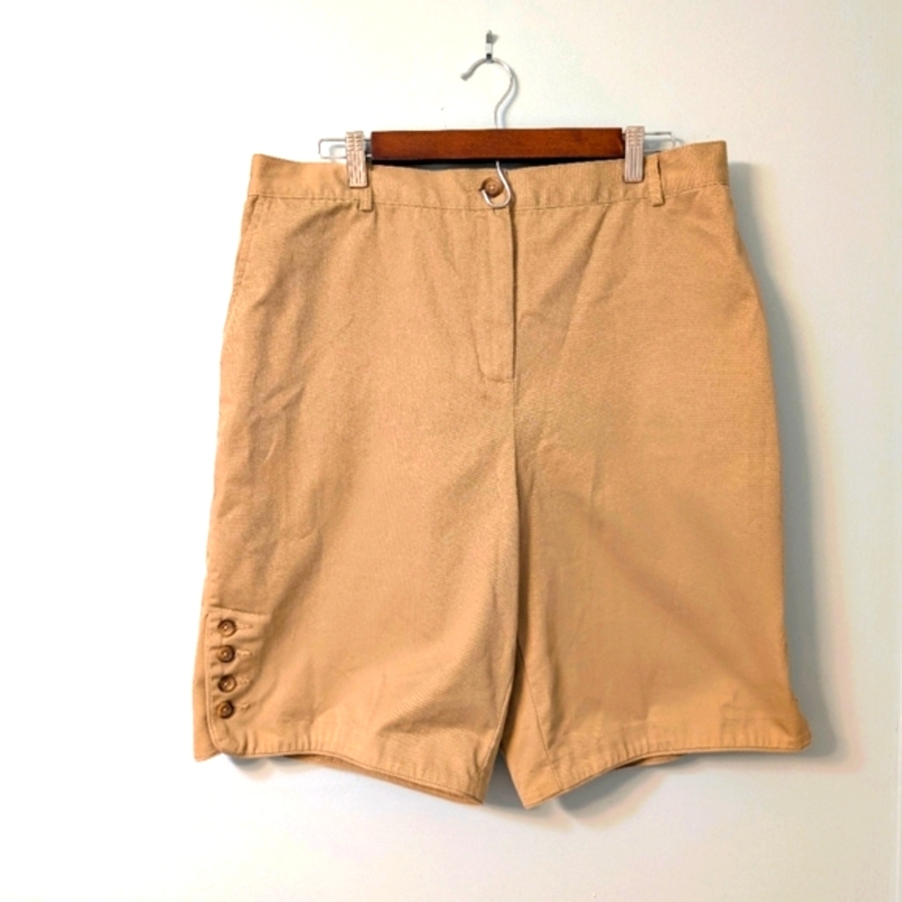 NWOT Lands End Women's Khaki Shorts, Size 16